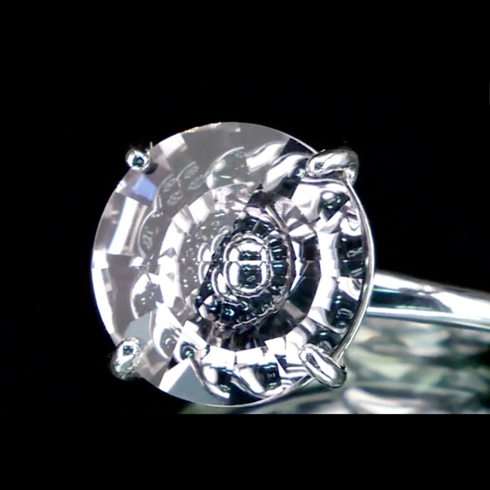 Beautiful Swarovski Crystal Solitaire Silver Ring